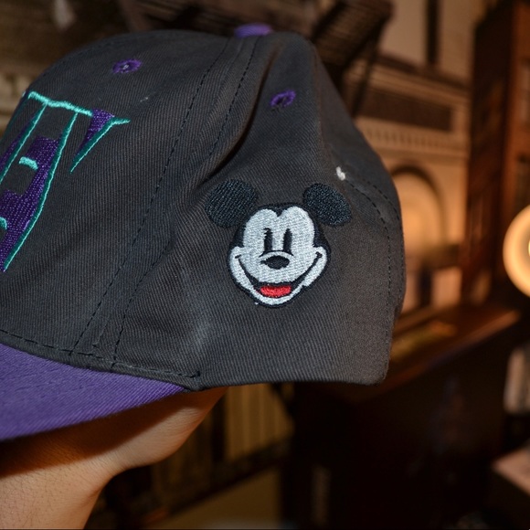 Vintage 90s Mickey Mouse SnapBack - Picture 3 of 5